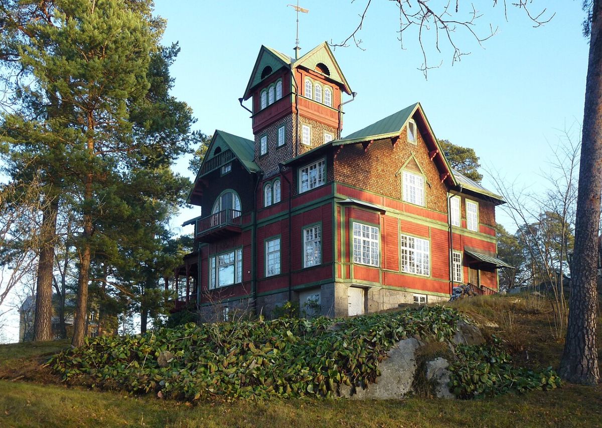 Arkitektritad villa i Djursholm